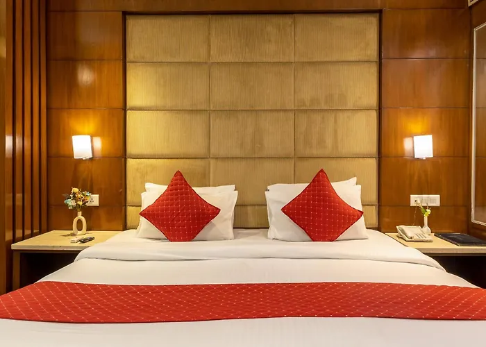 Hotel Aura Near New Delhi Railway Station